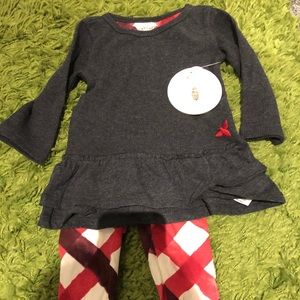 Burts bees leggings and top